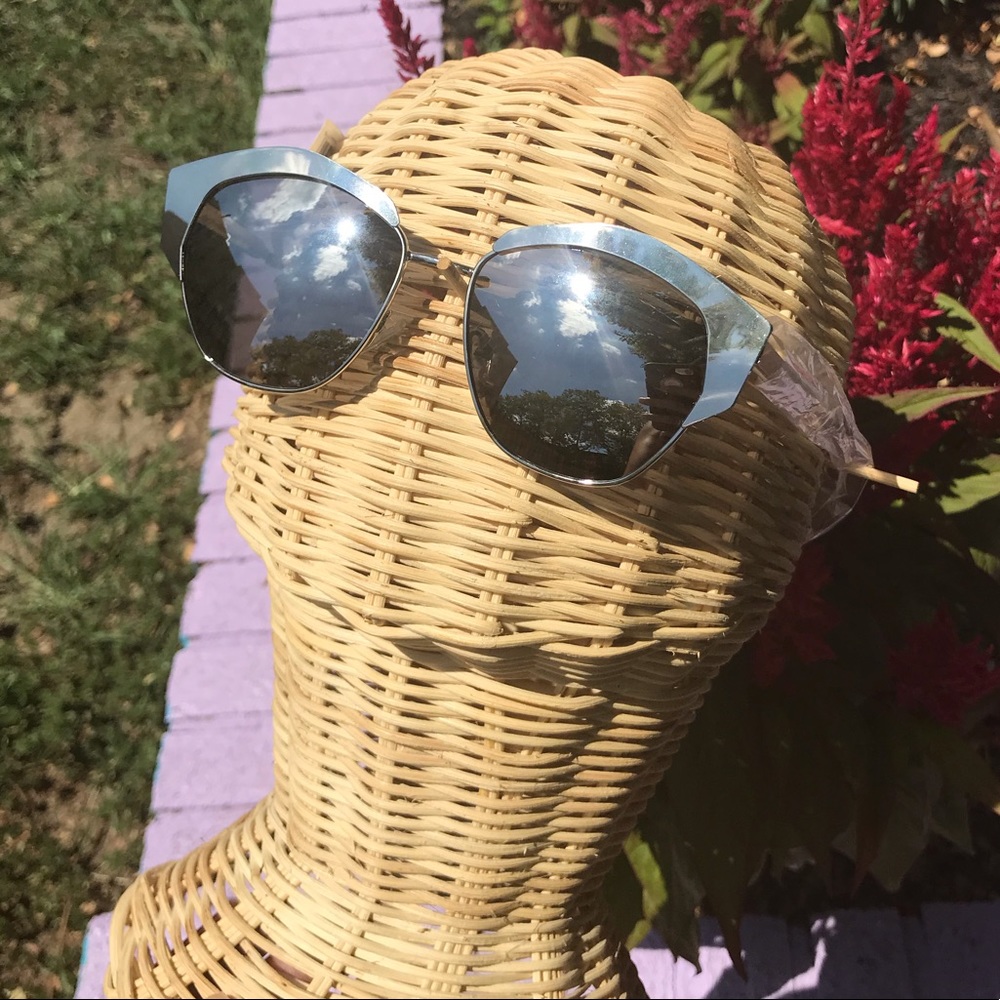 😎 ‘Silver Metallic’ Sunnies